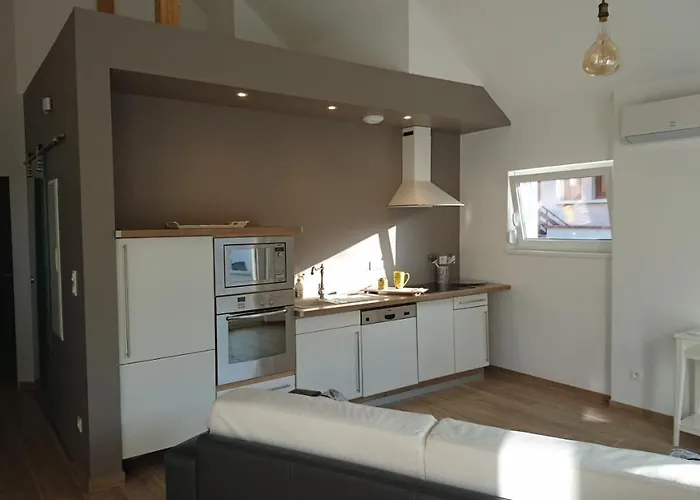 Entre Histoire Et Terroir - 2 De Charme Daire