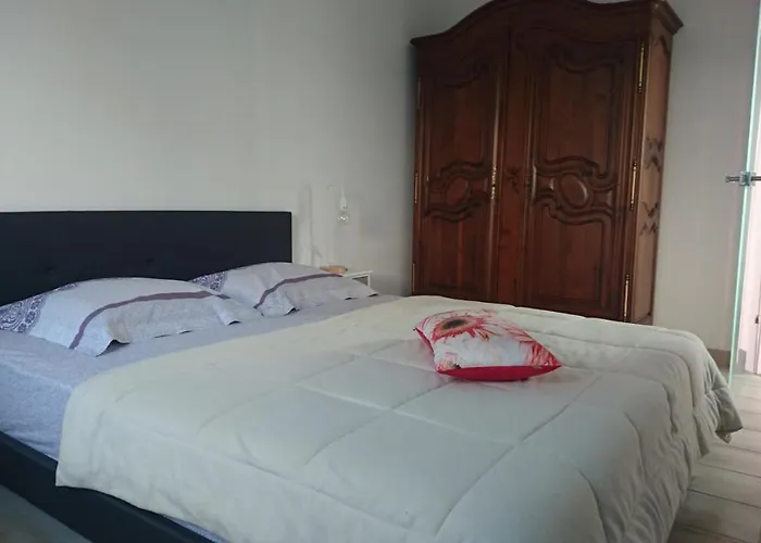 Entre Histoire Et Terroir - 2 De Charme